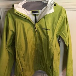 Patogonia rain jacket